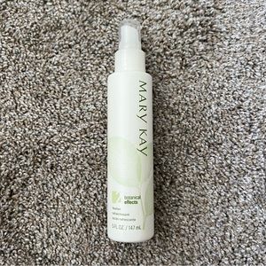 Like New Demo Mary Kay Botanical Effects Freshen Formula 2